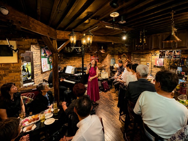 飛び出せ例会「JAZZ-BAR DOT COOL」様